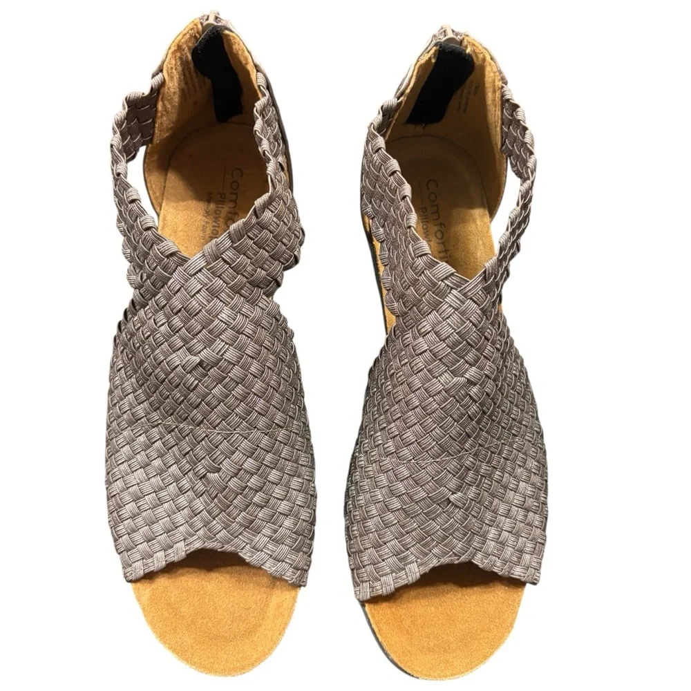 NWOB Comfortiva Alesha Wedge Woven Sandals in Pewter Sz 9